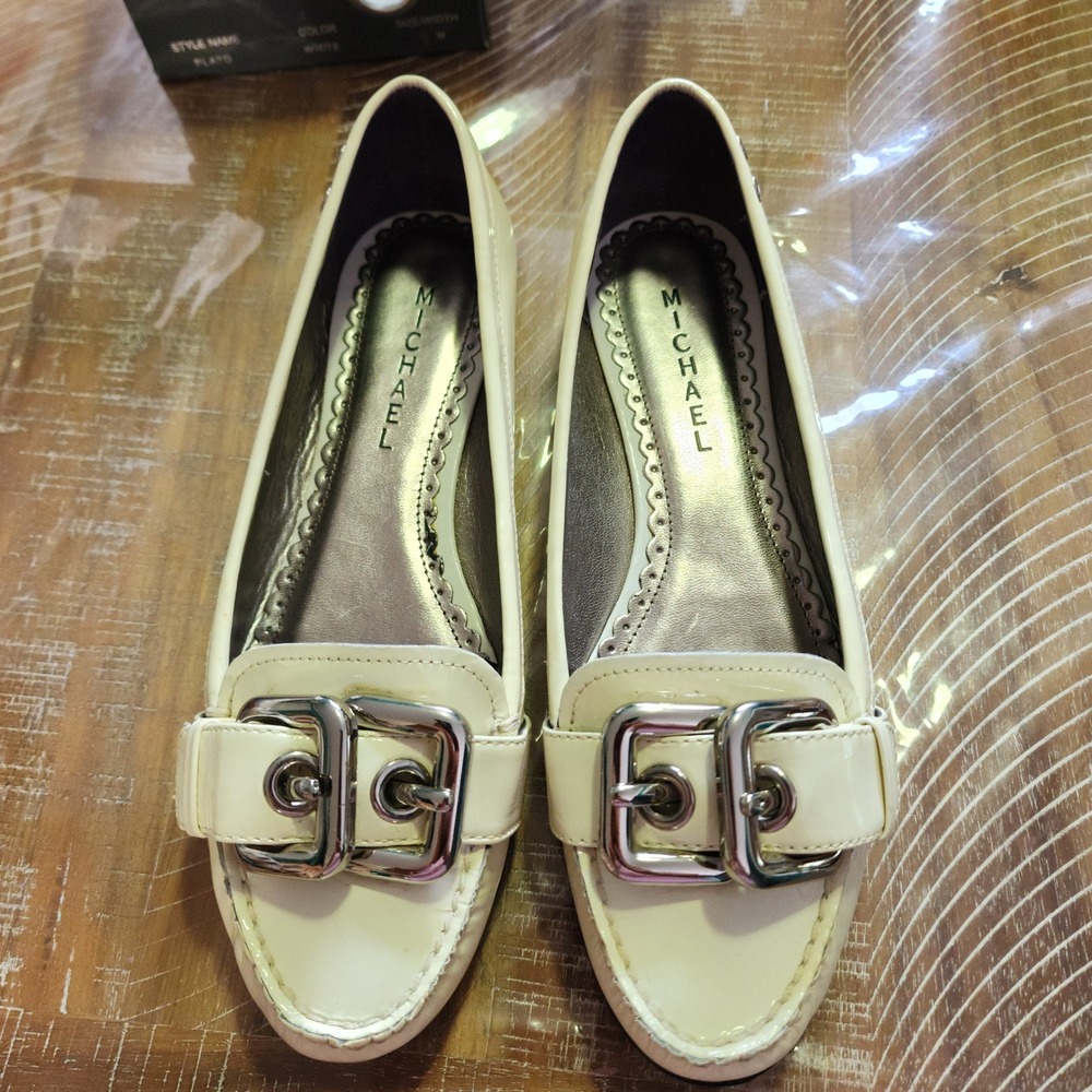 Michael Shannon Plato Cream Patent Leather Double Buckle Loafers Flats Mens 9M